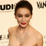 Isabella Orsini, l'attrice italiana  che nel 2009 ha sposato il principe belga Edouard Lamoral de Ligne de La Tr&eacute;mo&iuml;lle indossando un abito pressoch&eacute; identico a quello di Kate