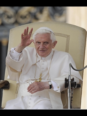 Pasqua: Papa regala a giovani detenuti uovo di 250 chili