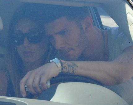 Belen in love: ecco il bacio con De Martino