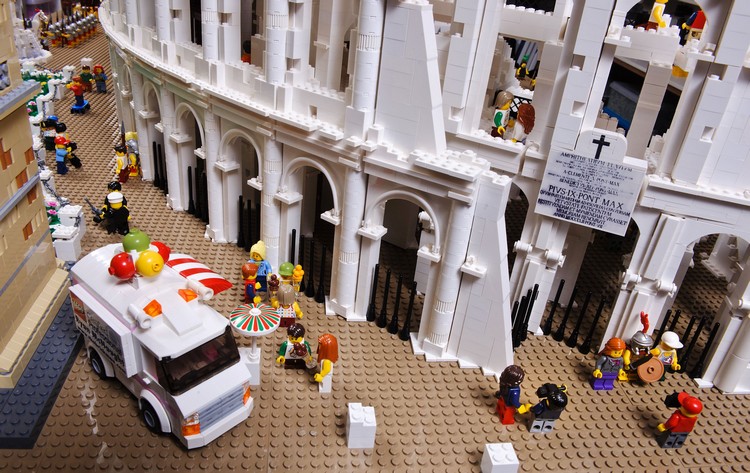 Ricostruiamo il Colosseo in Lego!! – The Colosseum Blog