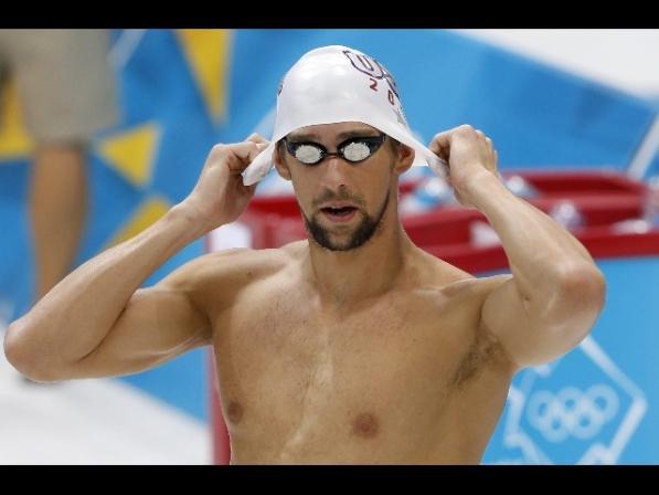 Londra: nuoto, nuovo look per Michael Phelps