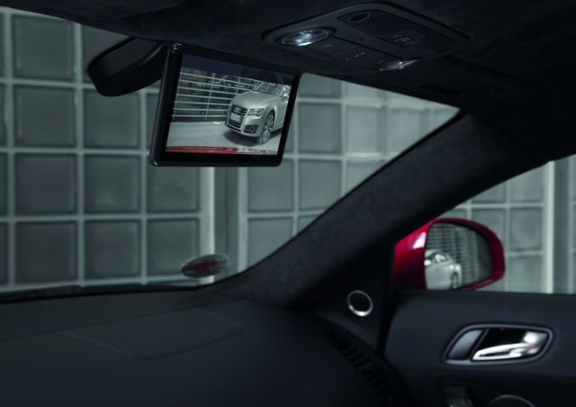 Audi, lo specchio retrovisore digitale