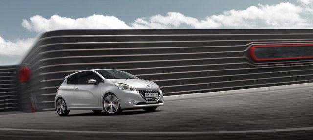 Peugeot 208 GTi, 200 CV di emozioni