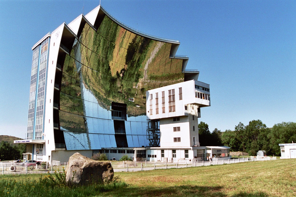 Gli edifici dal design pi&ugrave; strano al mondo che sfidano la forza di gravit&agrave;