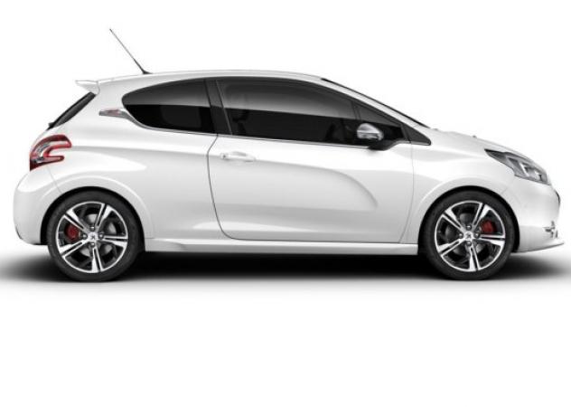Peugeot 208 GTi, 200 CV di emozioni