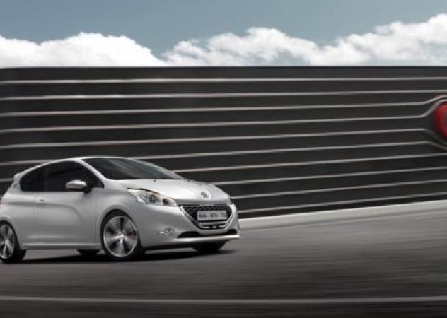 Peugeot 208 GTi, 200 CV di emozioni
