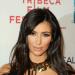 'Chi bella vuole apparire'... Kim Kardashian comprime i piedi nelle scarpe scomode